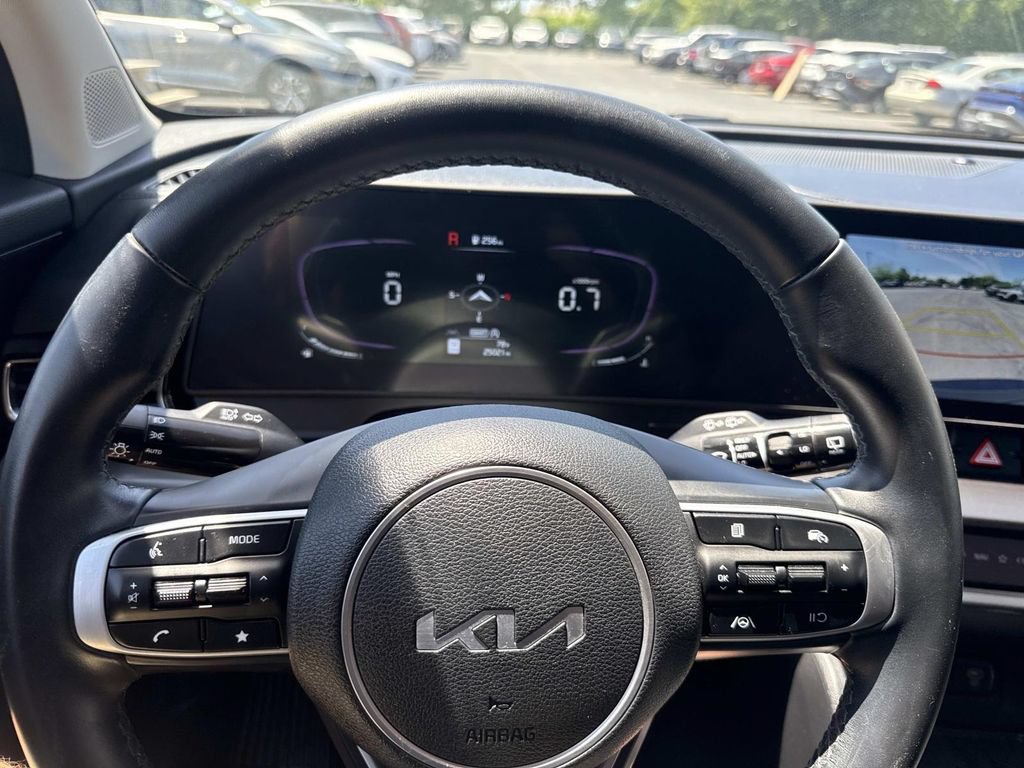 Used 2024 Kia Sportage EX AWD/4WD image 28