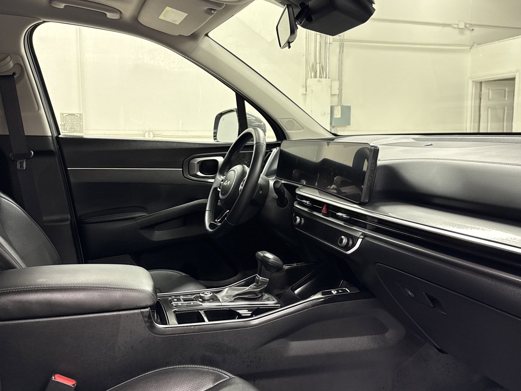 Used 2025 Kia Sorento S w/ Panoramic Sunroof Package image 23