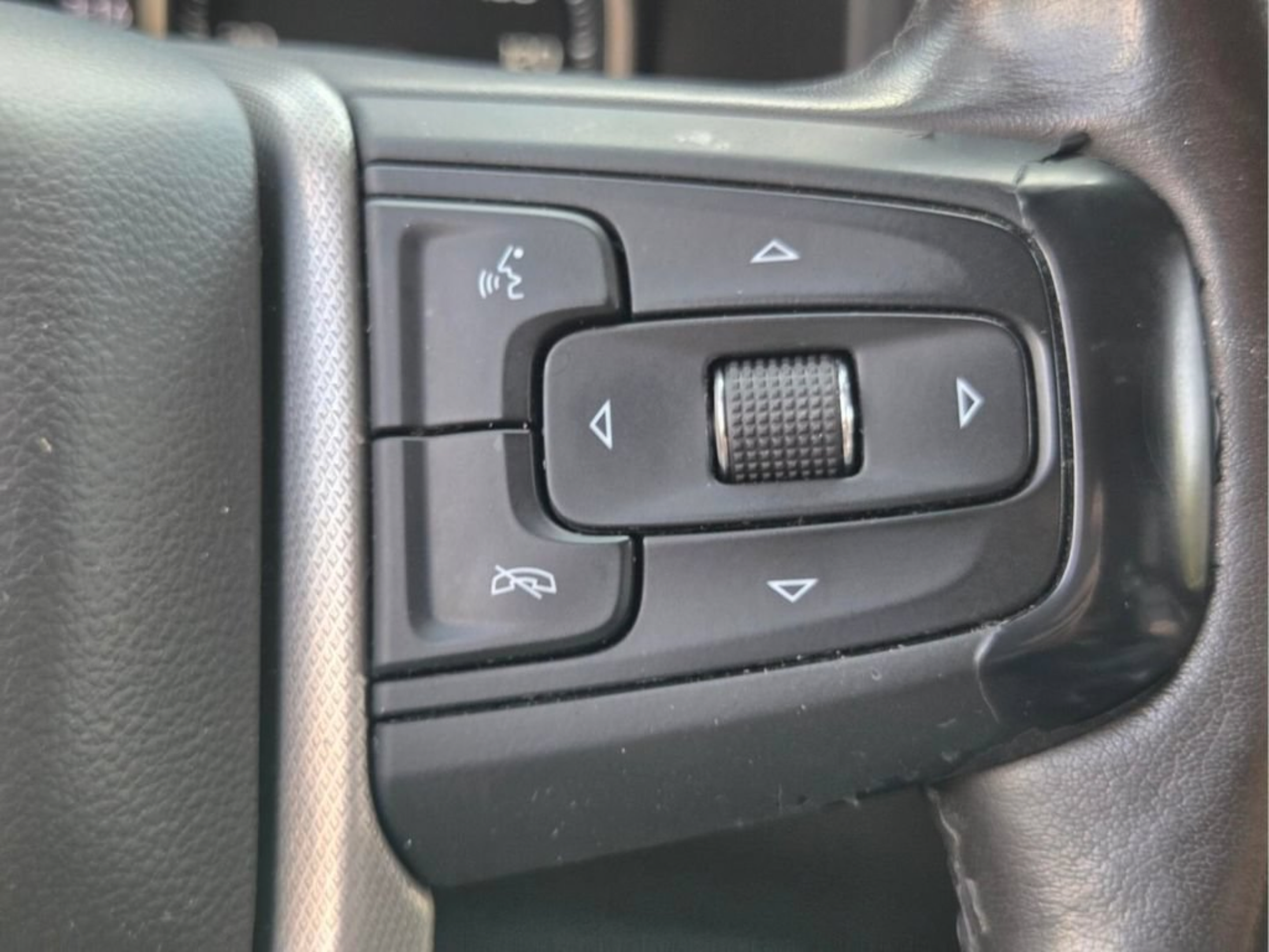 Used 2021 GMC Yukon XL Denali AWD/4WD image 34