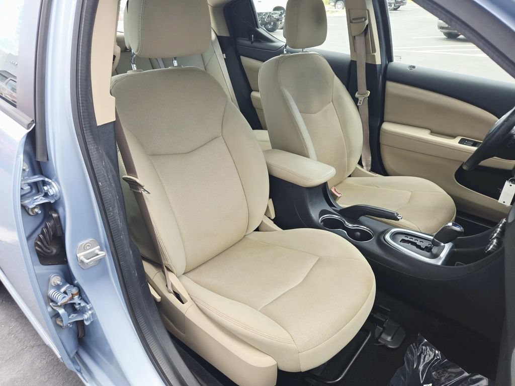 Used 2013 Dodge Avenger SXT FWD image 16