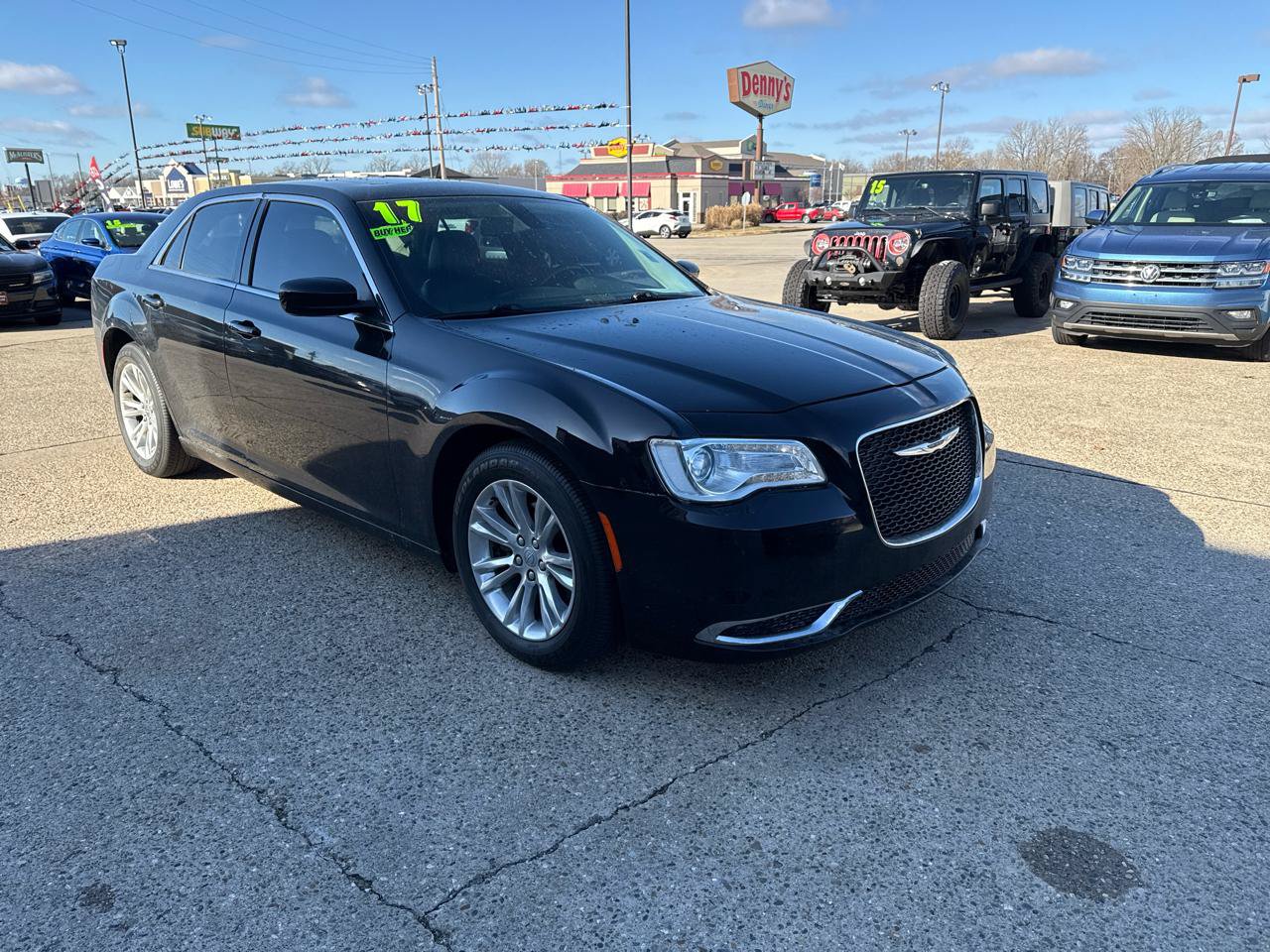 Used 2017 Chrysler 300 Limited RWD image 6