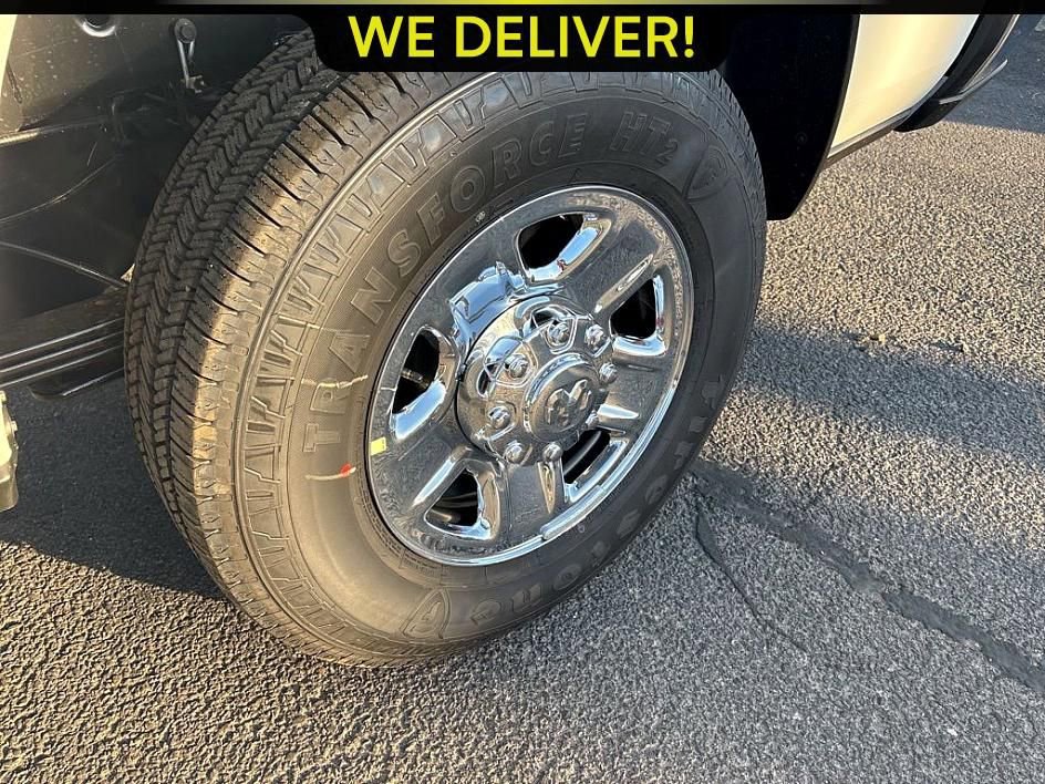 New 2025 RAM 3500 Tradesman AWD/4WD image 9
