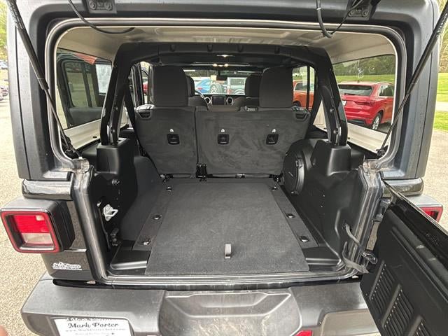 Used 2023 Jeep Wrangler Unlimited Sahara w/ Cold Weather Group AWD/4WD image 30