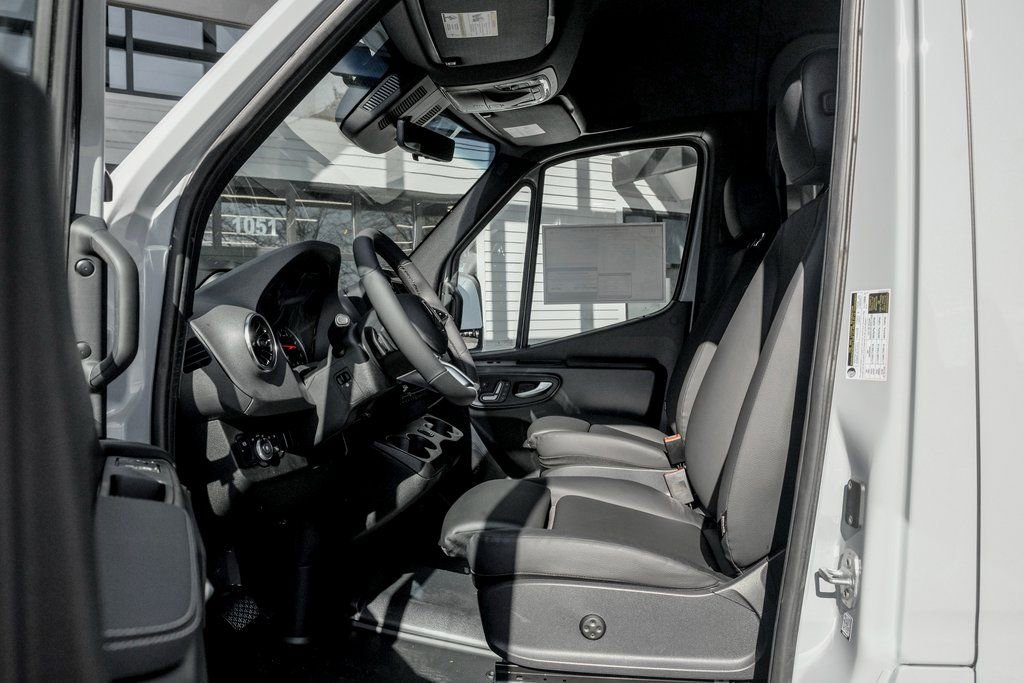 New 2025 Mercedes-Benz Sprinter 2500 image 12