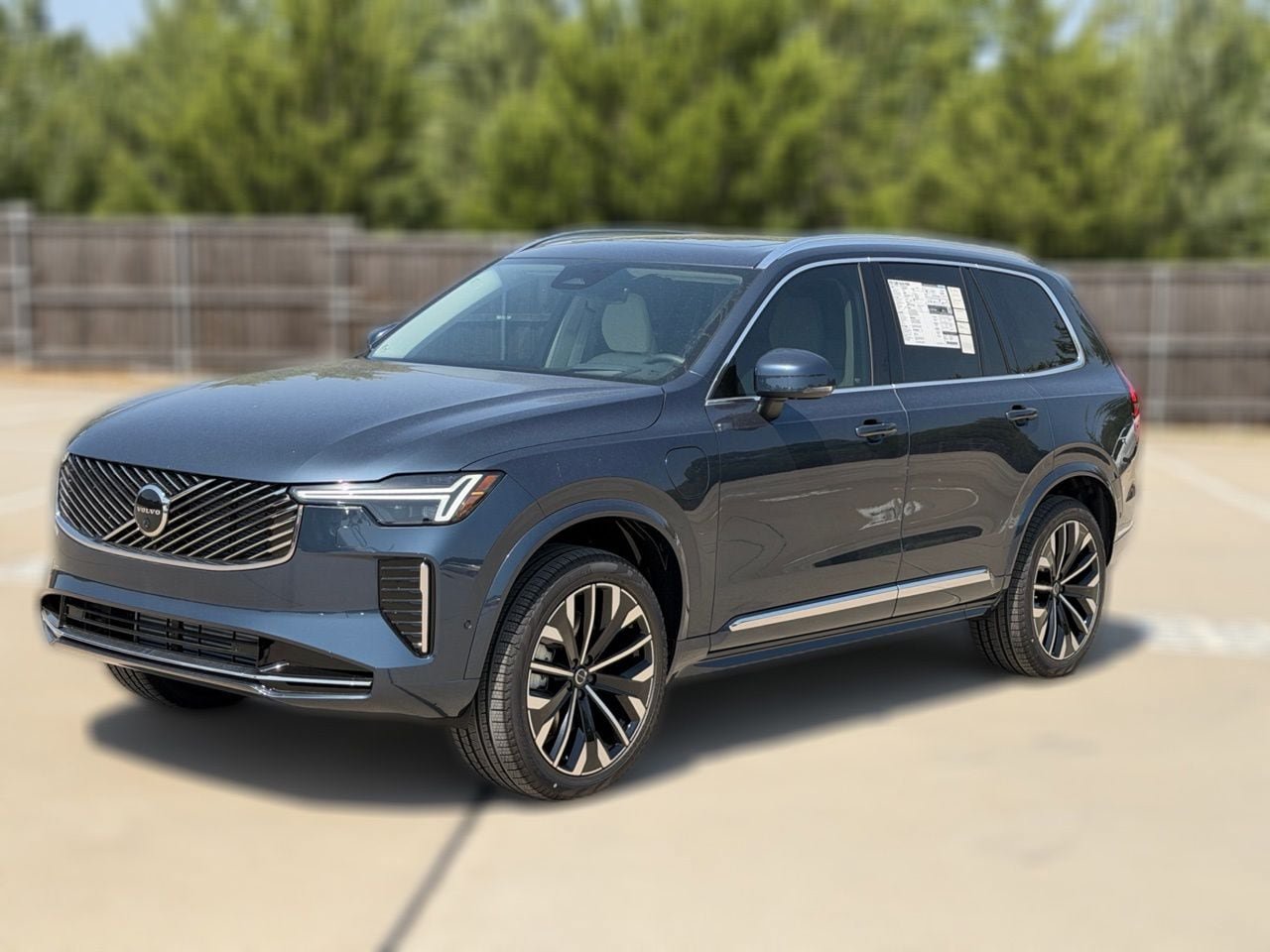 New 2026 Volvo XC90 T8 Ultra w/ Protection Package AWD/4WD image 3