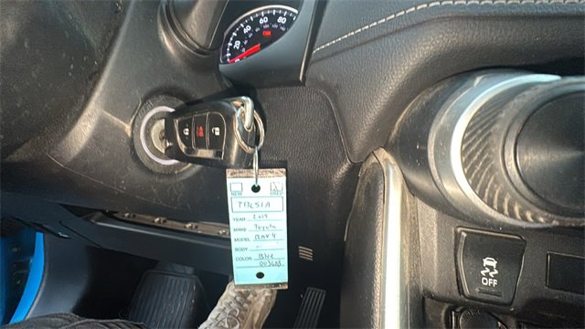 Used 2019 Toyota RAV4 LE image 14