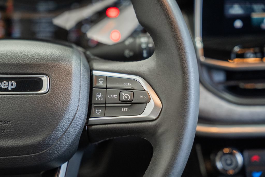 Certified 2023 Jeep Compass Latitude AWD/4WD image 30