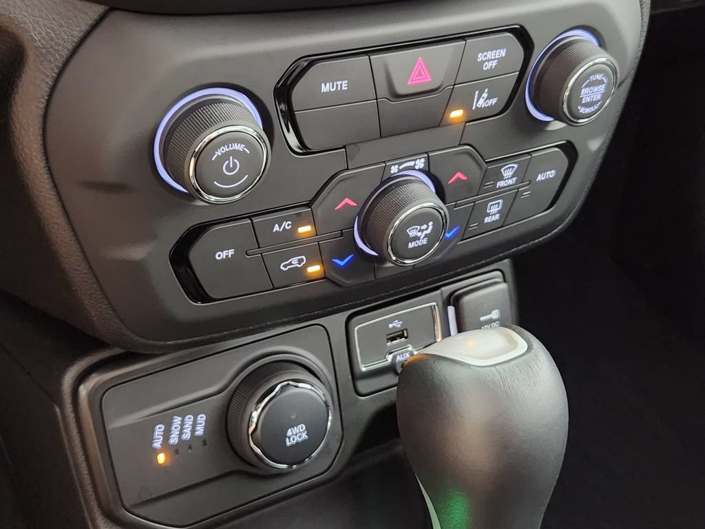 Used 2023 Jeep Renegade Limited AWD/4WD image 24
