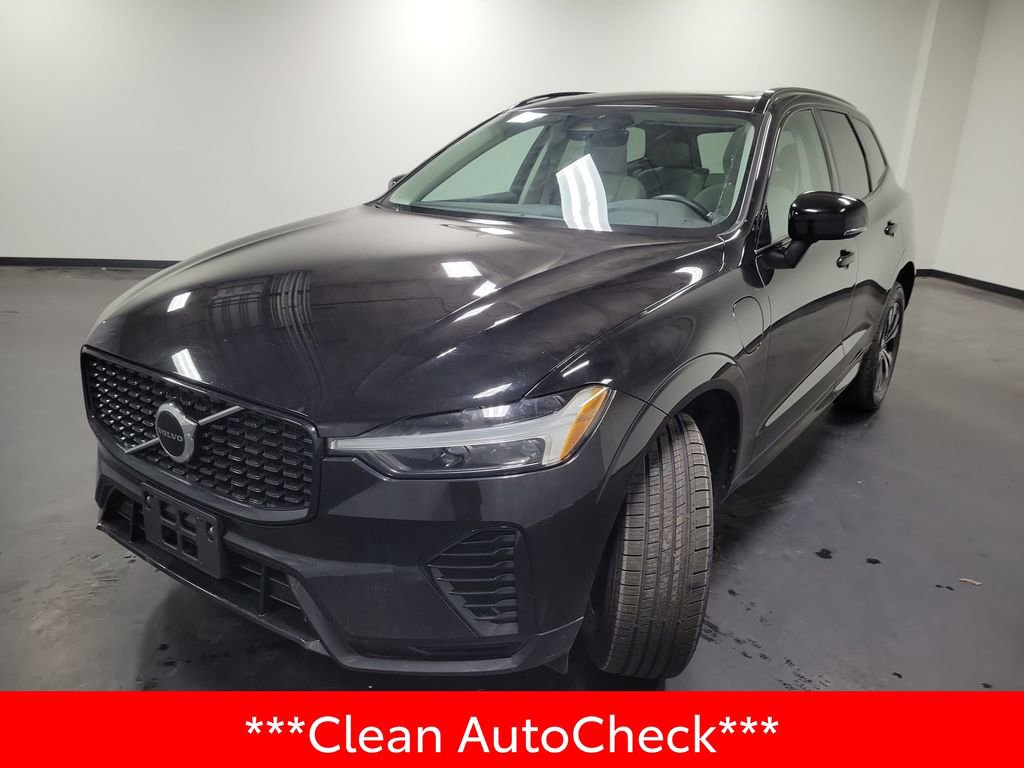Used 2024 Volvo XC60 T8 Core image 4