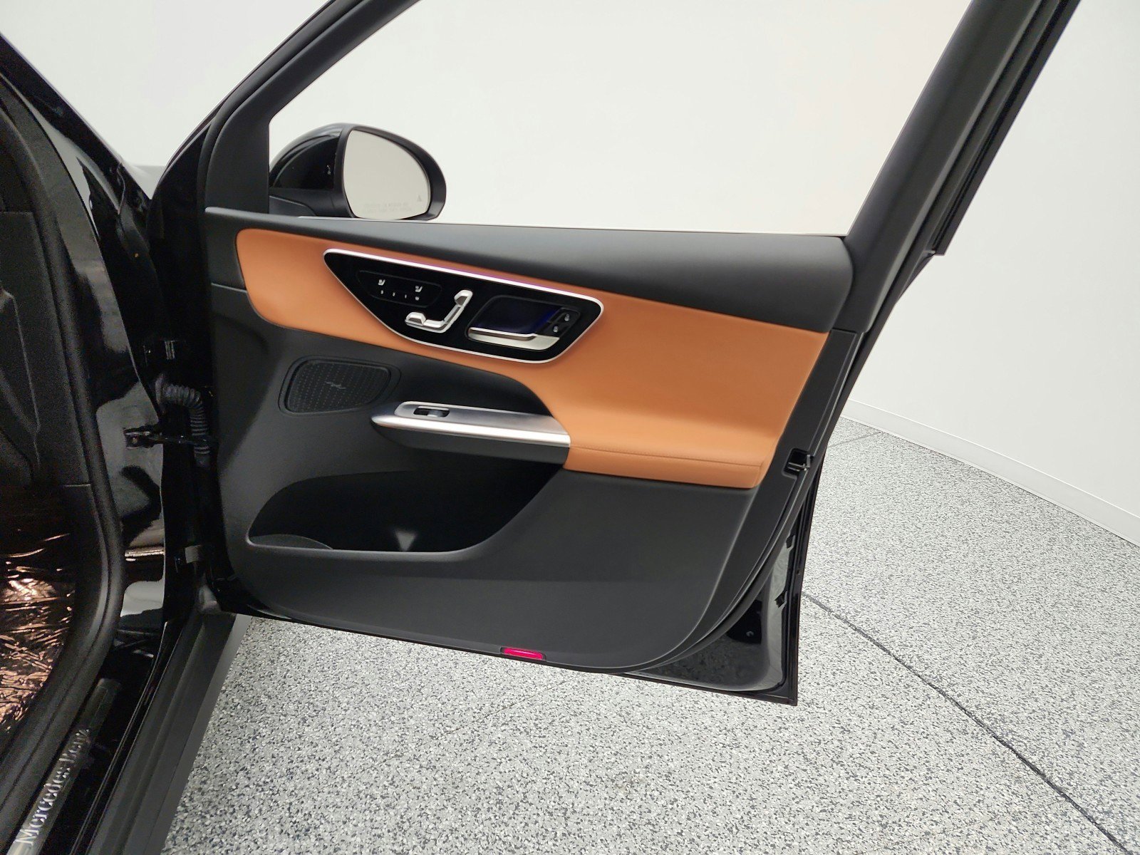 Used 2025 Mercedes-Benz GLC 350e 4MATIC image 20