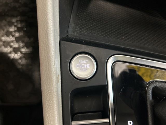 Used 2021 Volkswagen Jetta SE FWD image 28