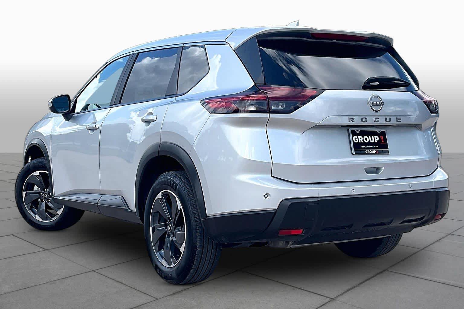 Used 2025 Nissan Rogue SV FWD image 23