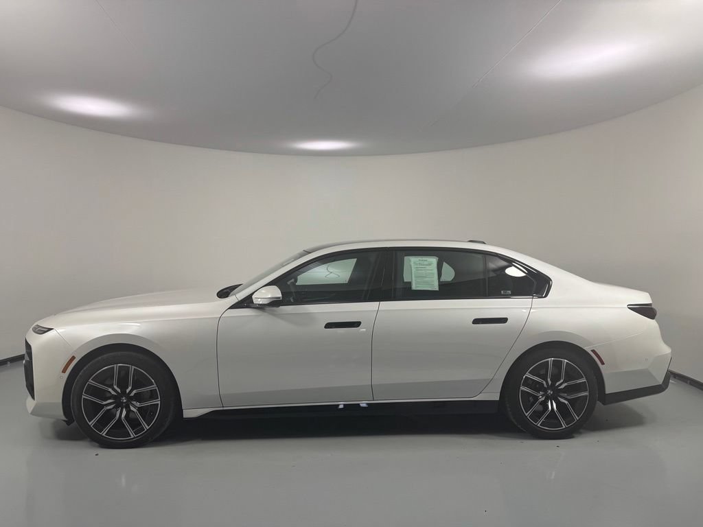 Used 2023 BMW 760i xDrive w/ Parking Assistance Package AWD/4WD image 5