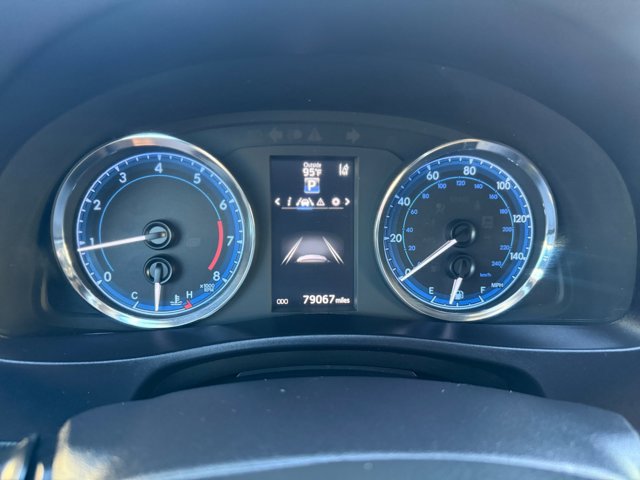 Used 2018 Toyota Corolla SE image 16