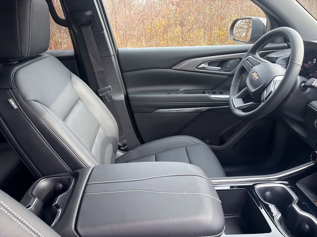 New 2026 Chevrolet Traverse LT w/ Driver Confidence Package AWD/4WD image 40