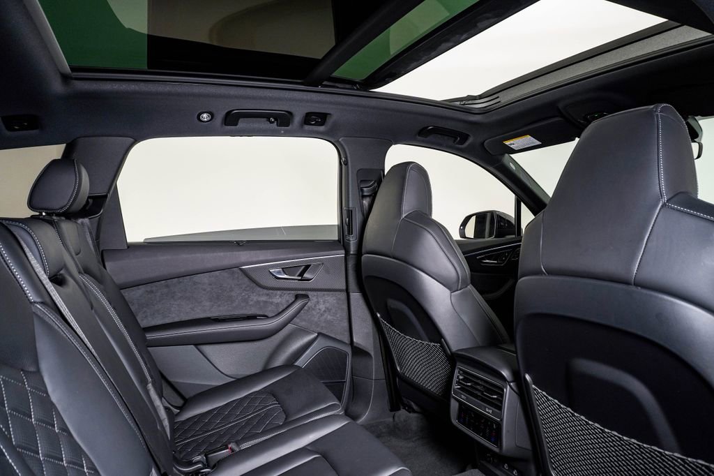 Used 2025 Audi SQ7 Prestige image 16