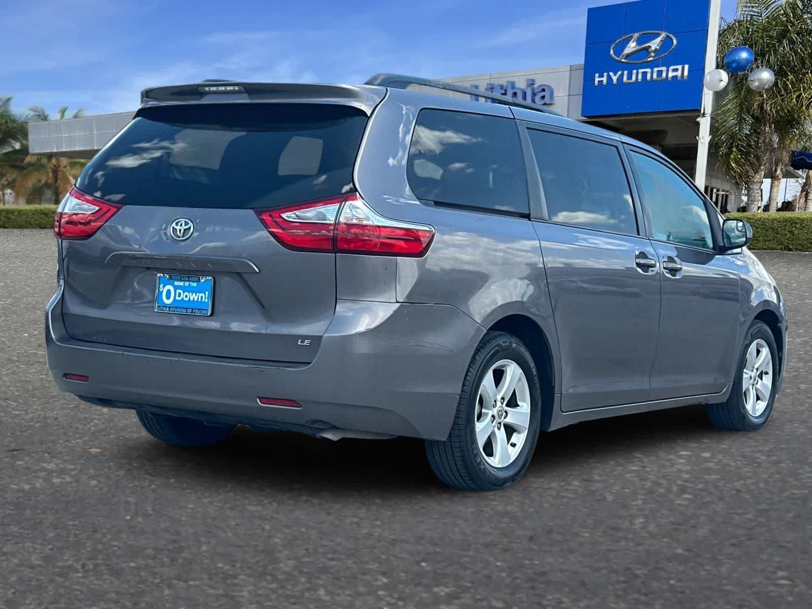 Used 2015 Toyota Sienna LE FWD image 3