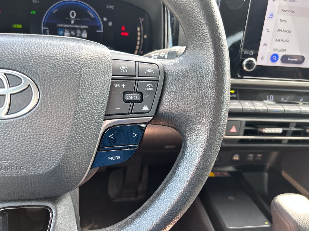 Used 2025 Toyota Camry LE FWD image 22