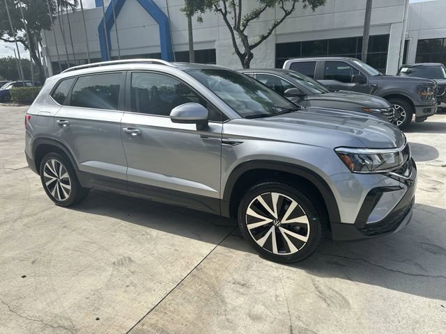 Used 2024 Volkswagen Taos SE FWD image 18