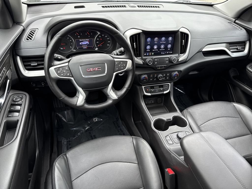 Used 2022 GMC Terrain SLT w/ Elevation Edition image 8