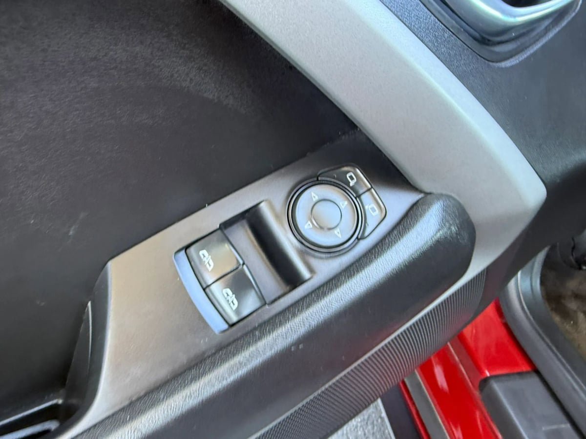 Used 2018 Chevrolet Camaro SS RWD image 35