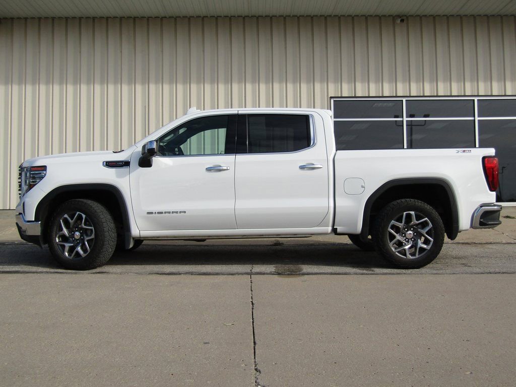 Used 2023 GMC Sierra 1500 SLT image 11