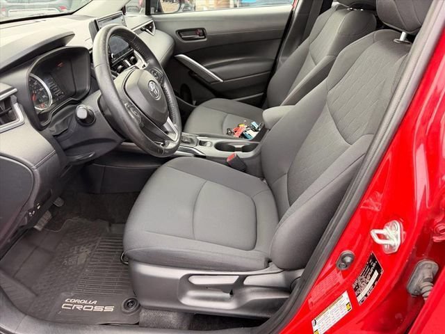 Used 2022 Toyota Corolla Cross LE w/ Moonroof Package AWD/4WD image 7