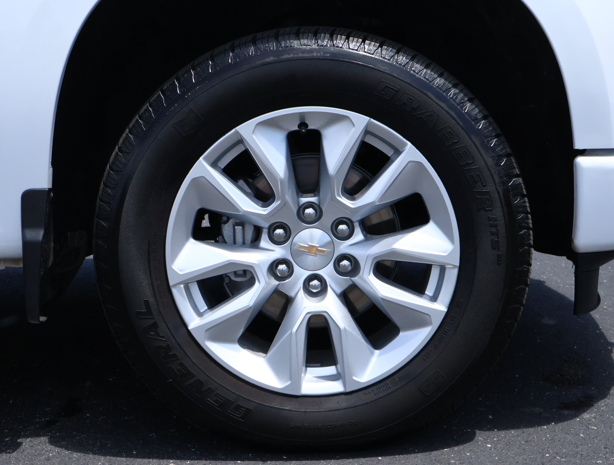 Used 2025 Chevrolet Silverado 1500 Custom w/ LPO, Dark Essentials Package AWD/4WD image 21