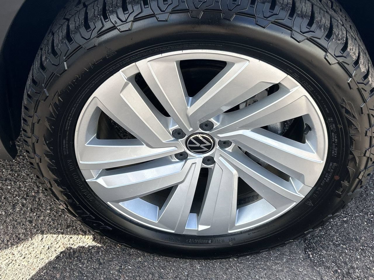 Used 2022 Volkswagen Atlas Cross Sport SE w/ Panoramic Sunroof Package AWD/4WD image 7