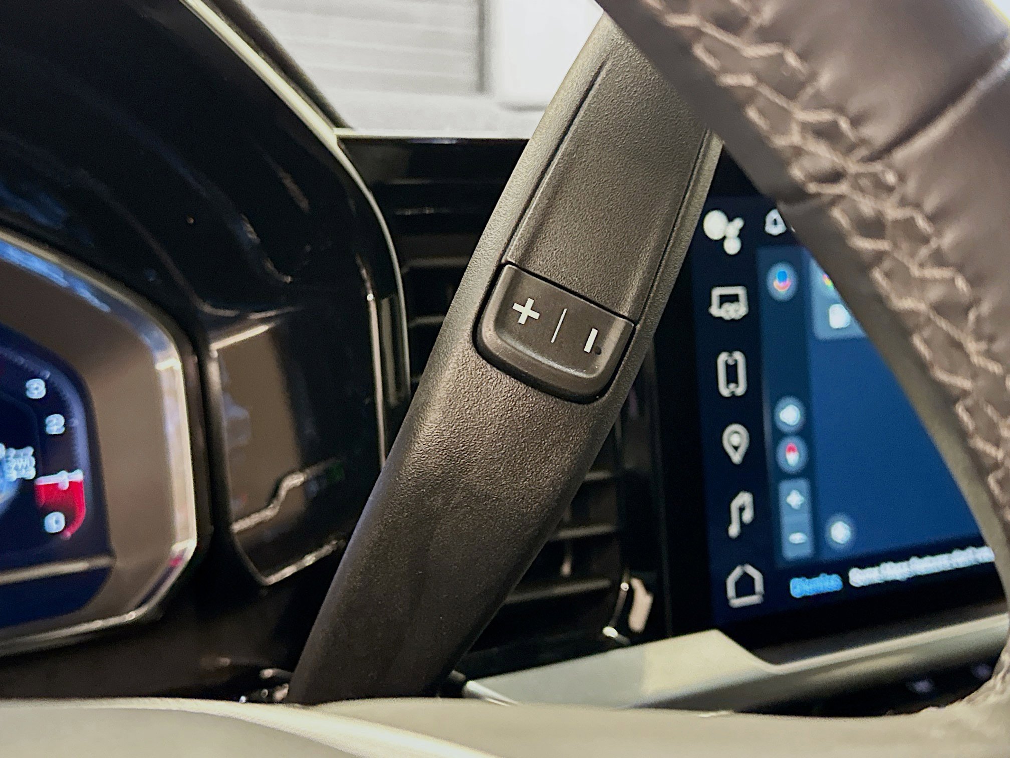 Used 2024 GMC Sierra 1500 Elevation image 25