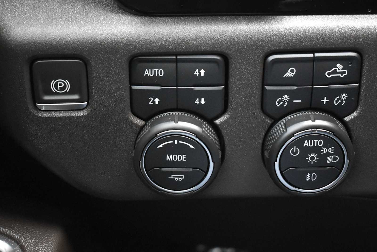 Used 2024 Chevrolet Silverado 1500 LTZ w/ Technology Package AWD/4WD image 25