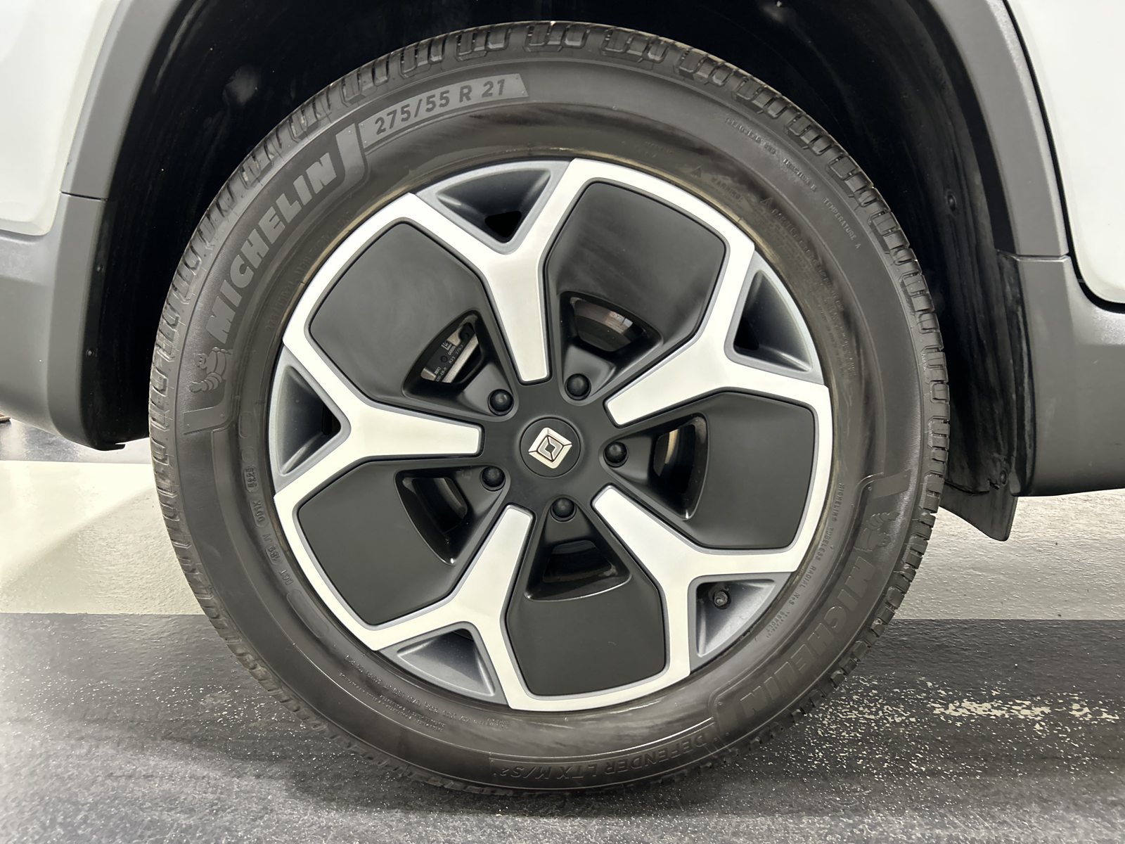 Used 2024 Rivian R1T Adventure Dual AWD/4WD image 12