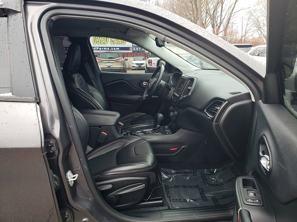 Used 2019 Jeep Cherokee Trailhawk image 19