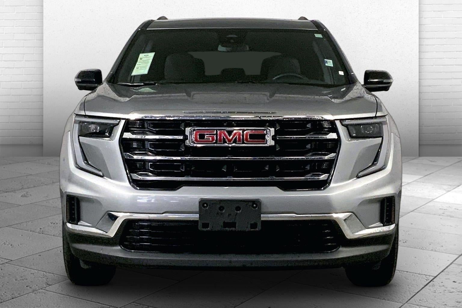 Used 2025 GMC Acadia Elevation FWD image 2