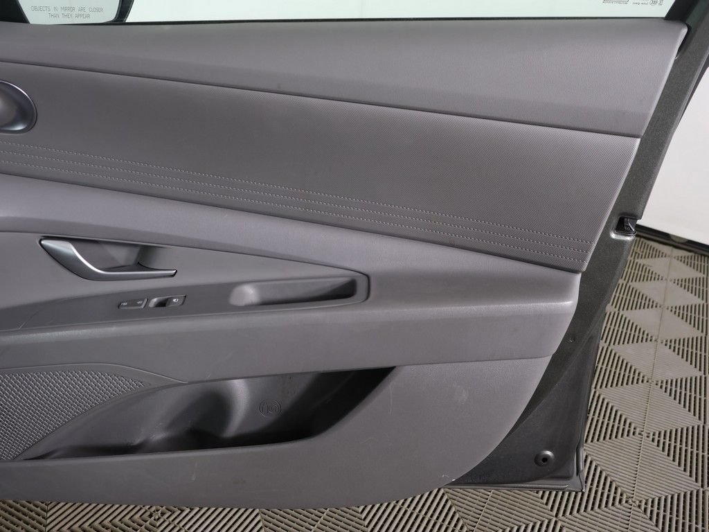 Used 2024 Hyundai Elantra SEL FWD image 19