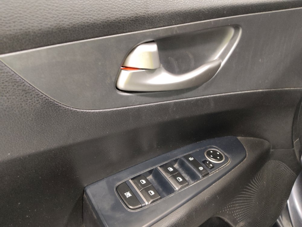 Used 2020 Kia Forte LXS image 27