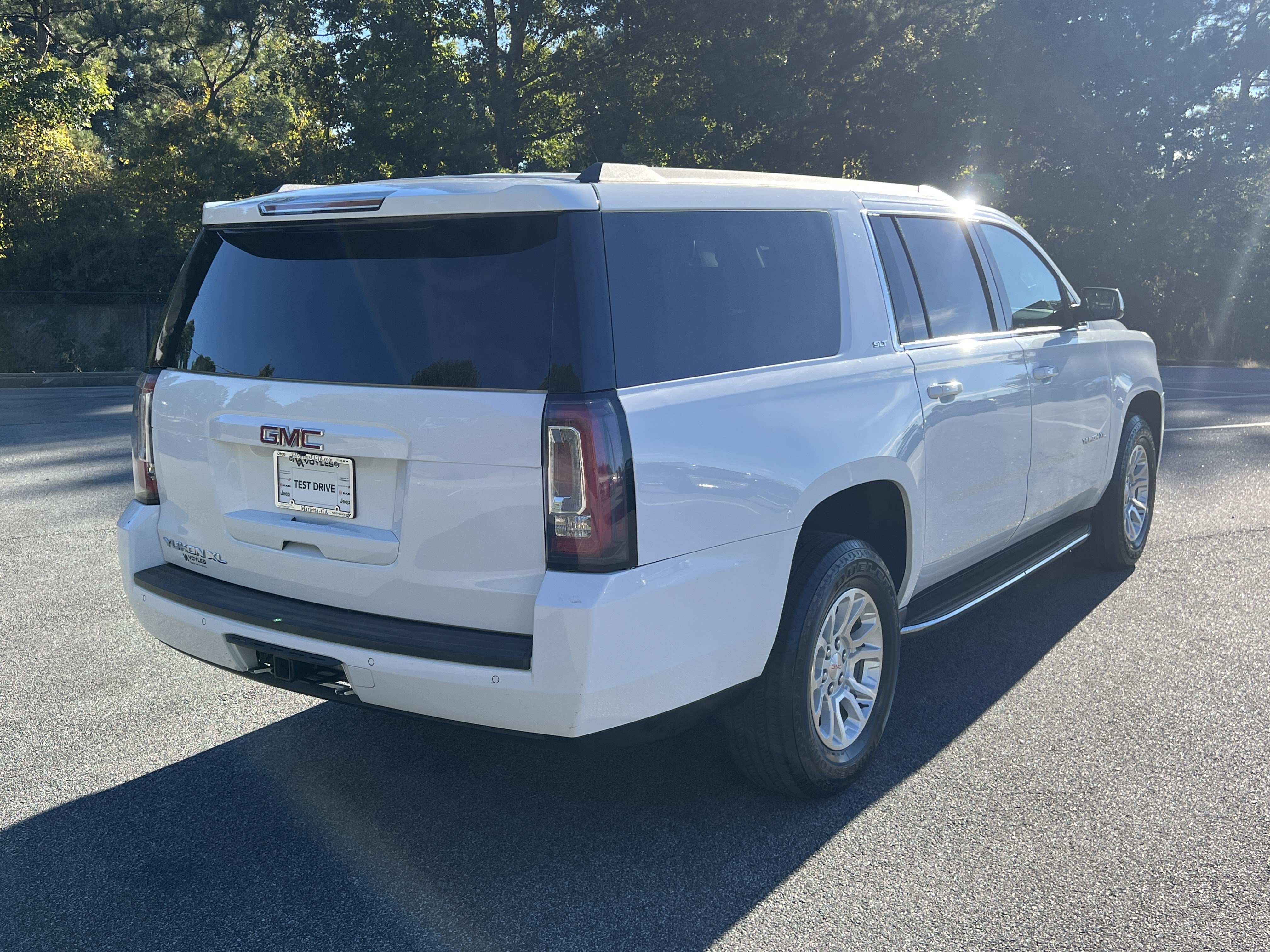 Used 2020 GMC Yukon XL SLT AWD/4WD image 8