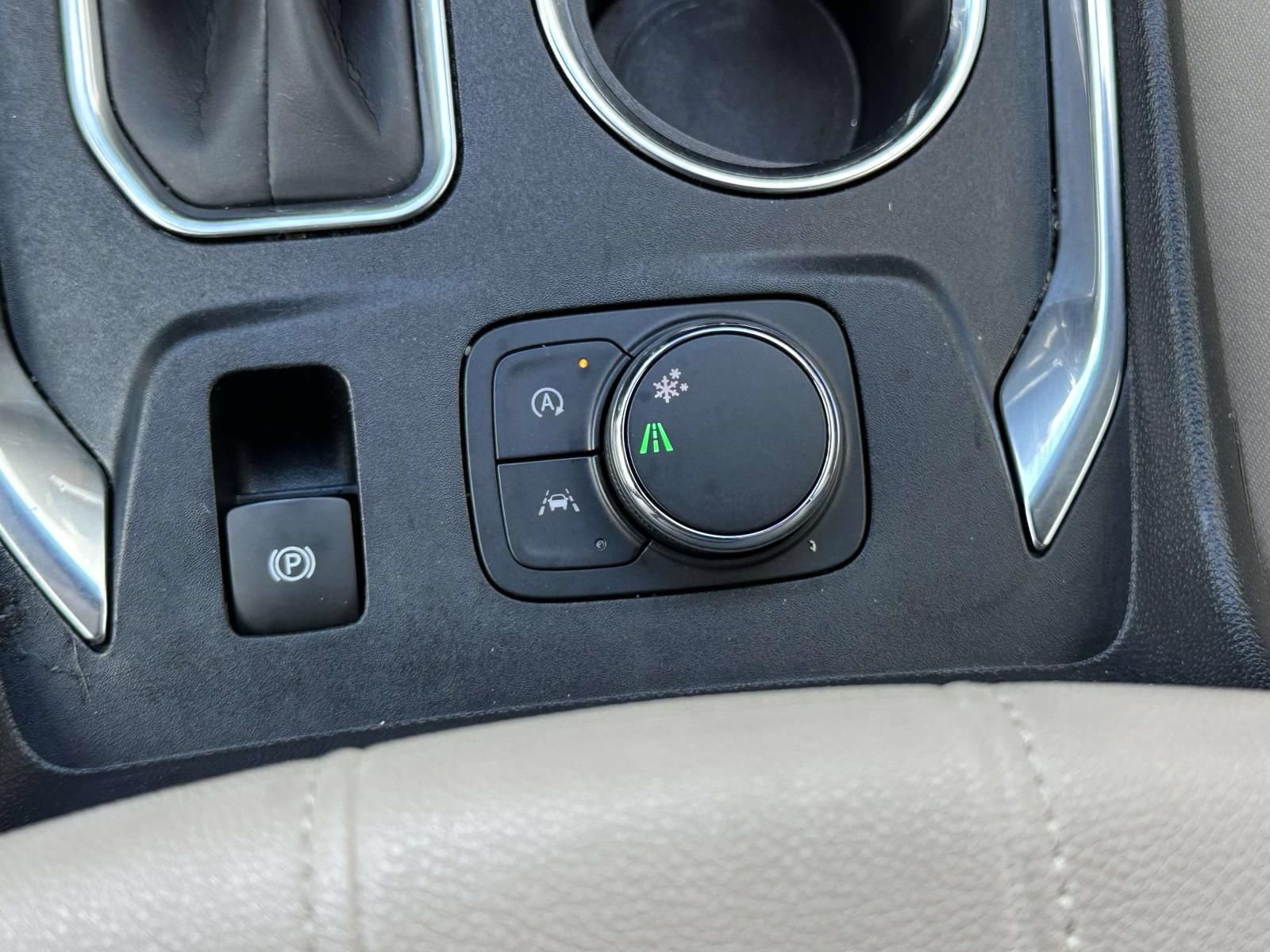 Used 2023 Chevrolet Traverse LS w/ Safety Package FWD image 21
