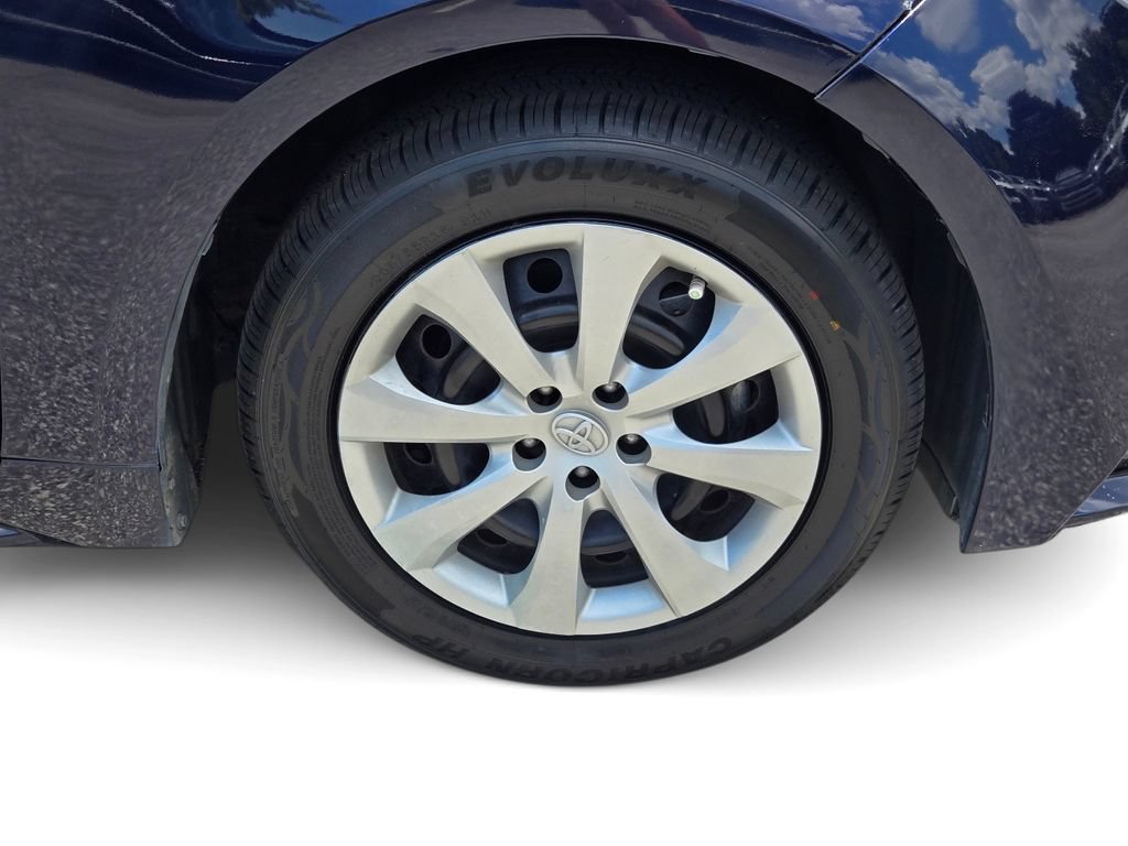 Used 2022 Toyota Corolla LE FWD image 6