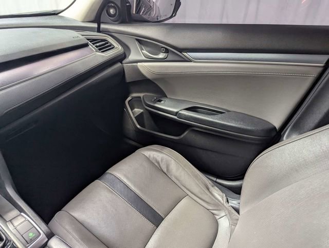 Used 2017 Honda Civic Touring image 8