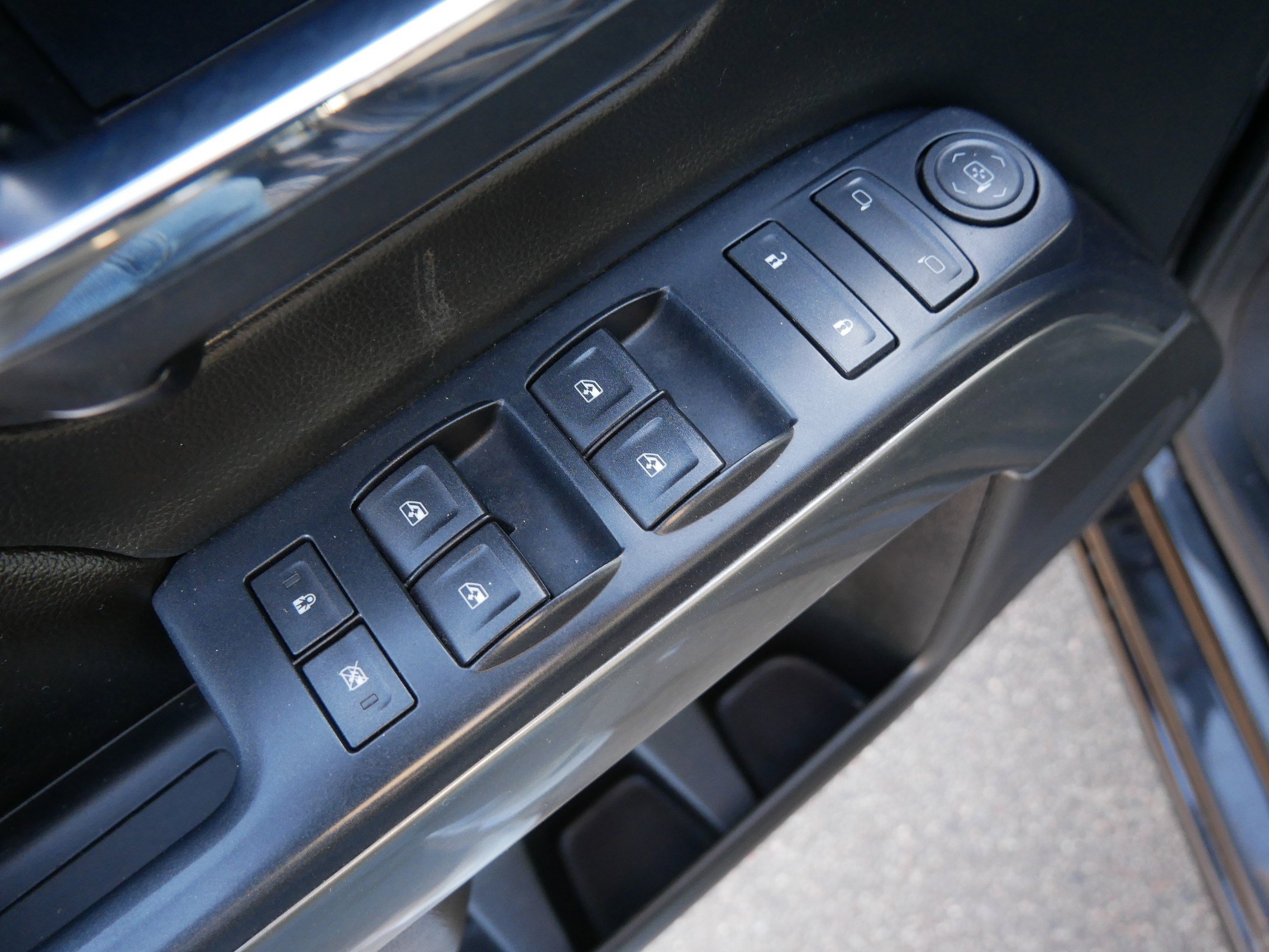 Used 2017 Chevrolet Silverado 1500 LT w/ All Star Edition image 21