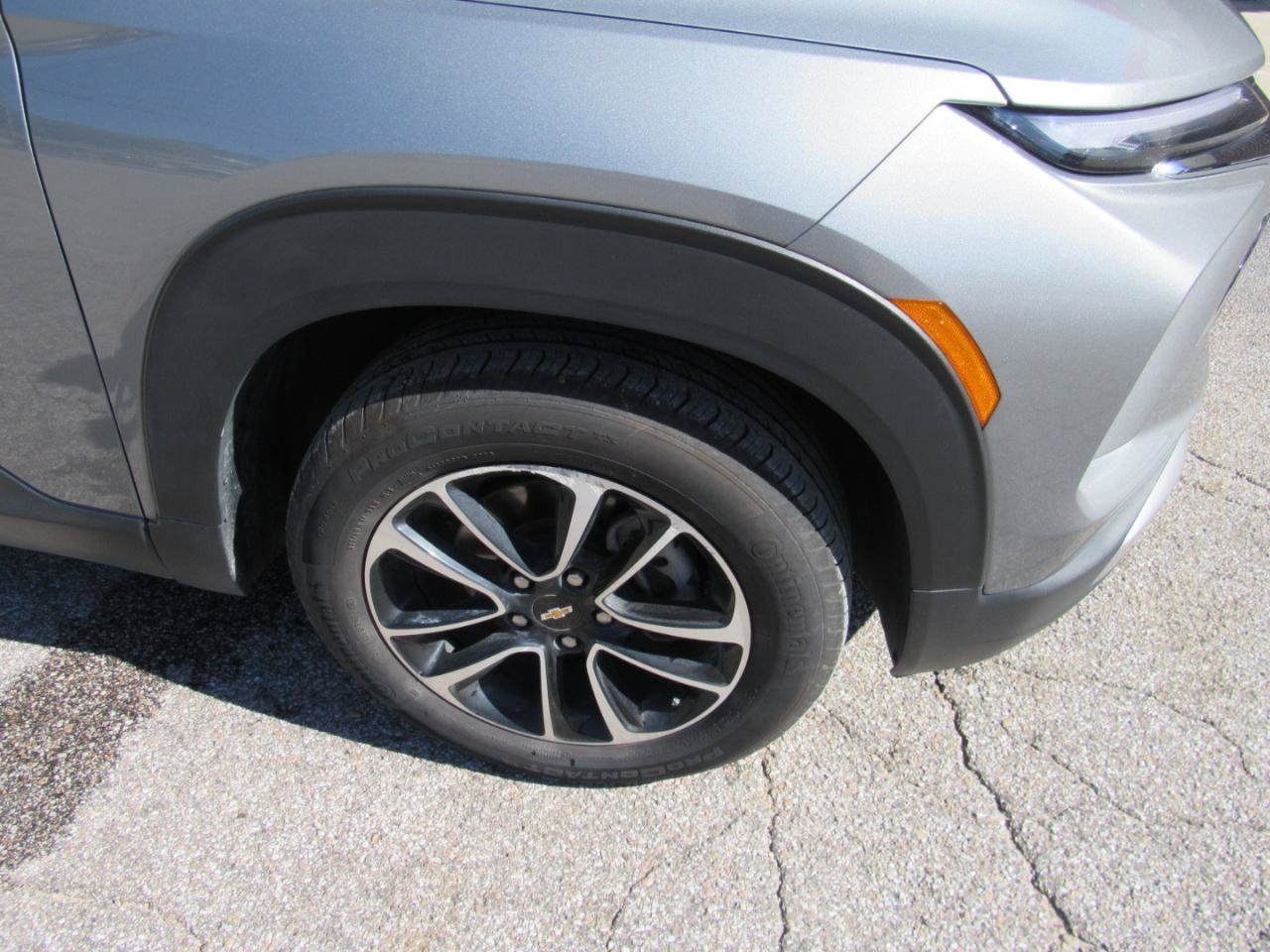 Used 2025 Chevrolet TrailBlazer LT AWD/4WD image 37