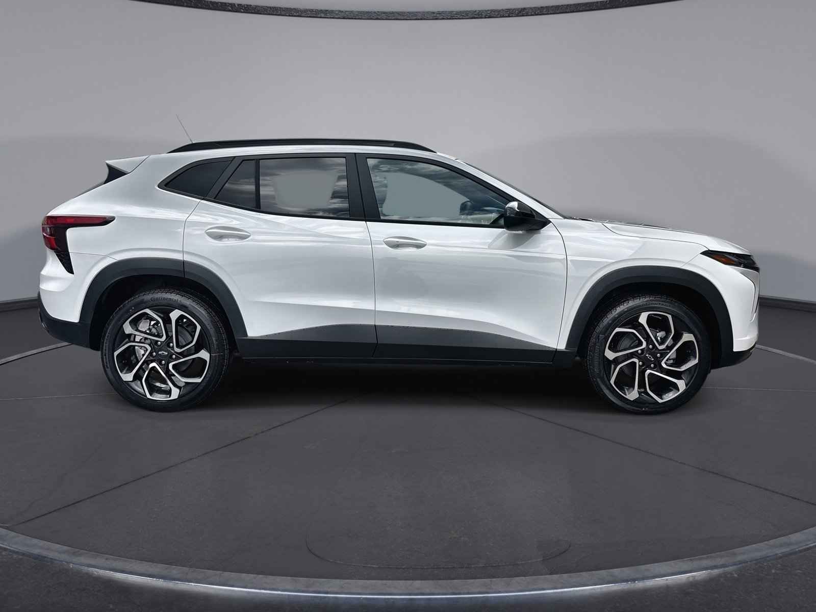 New 2026 Chevrolet Trax RS w/ Sunroof Package FWD image 15