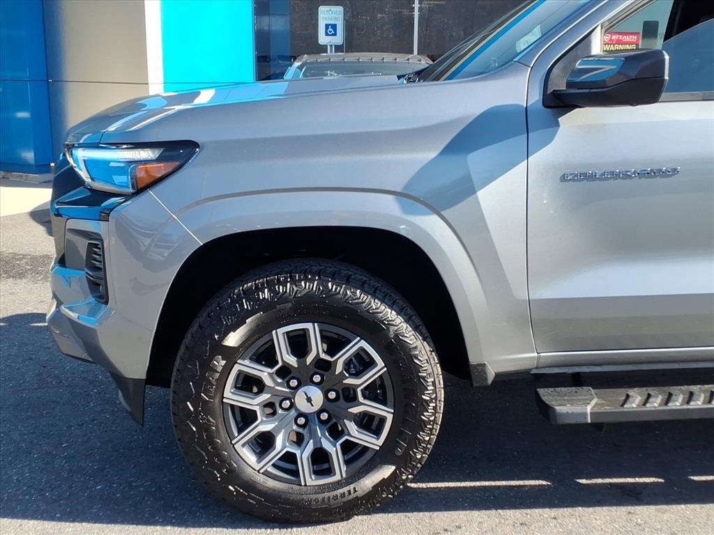 Used 2025 Chevrolet Colorado Z71 w/ Technology Package image 6