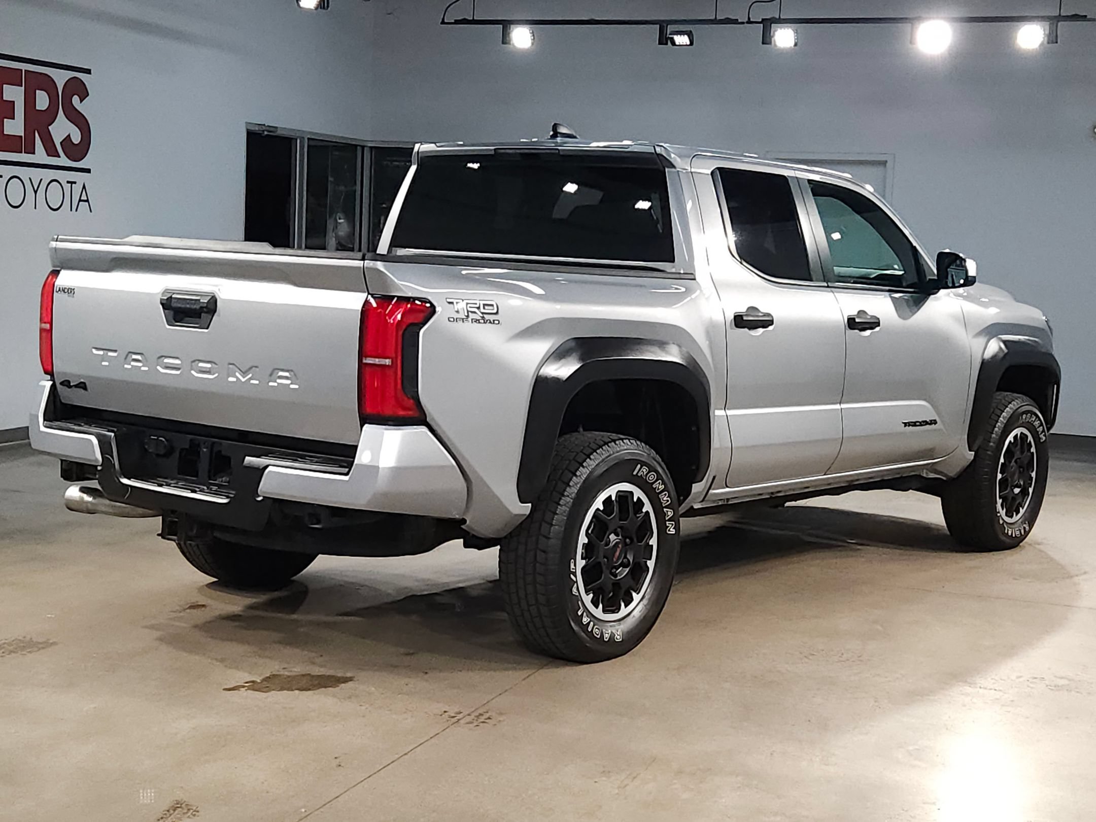 Used 2024 Toyota Tacoma TRD Off-Road AWD/4WD image 7
