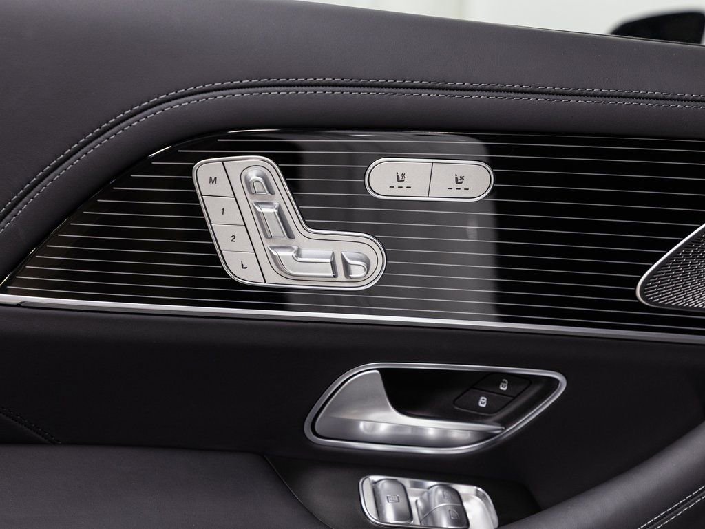 Used 2024 Mercedes-Benz Maybach GLS 600 4MATIC image 28