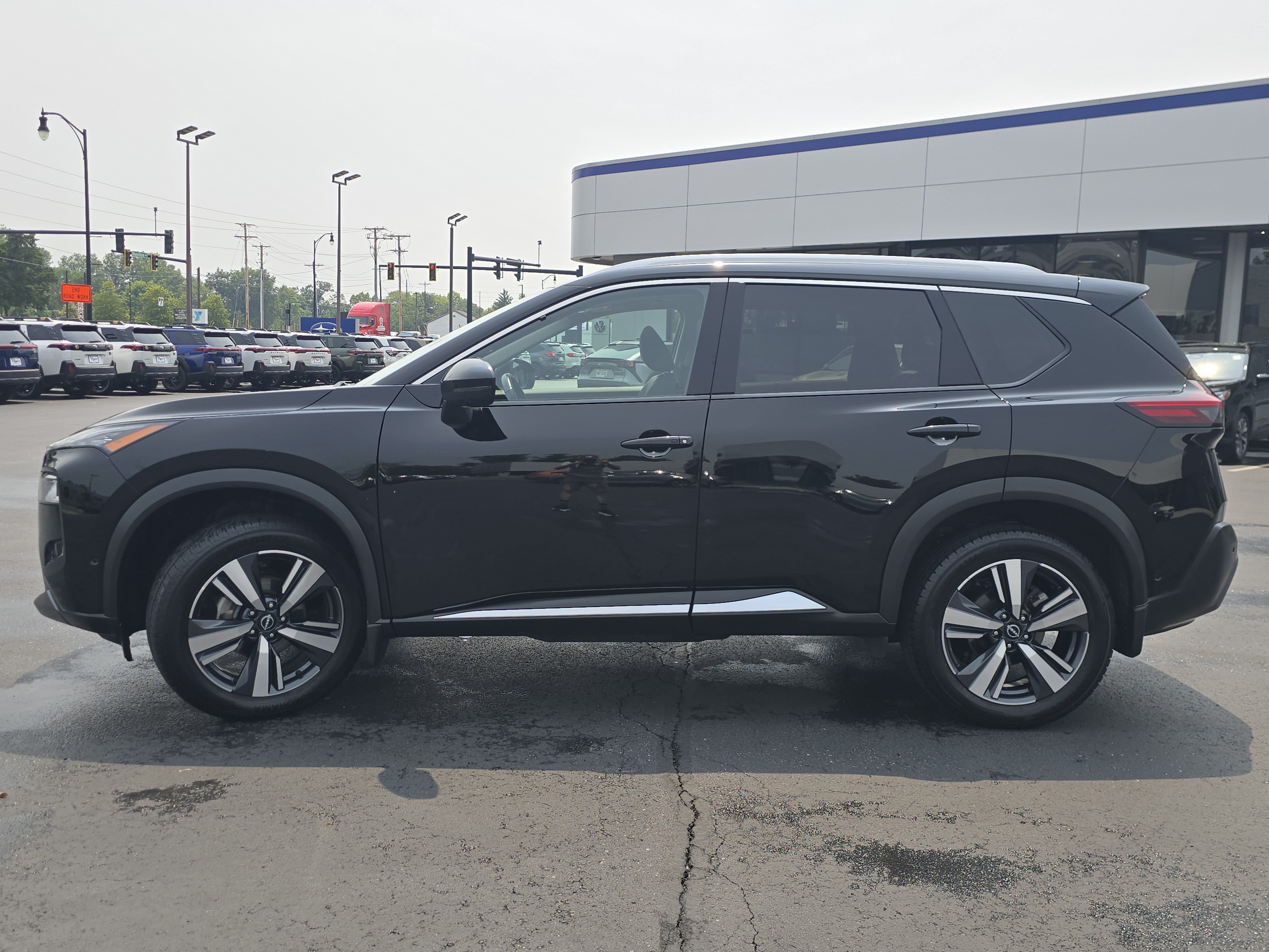 Used 2023 Nissan Rogue SL w/ SL Premium Package AWD/4WD image 4