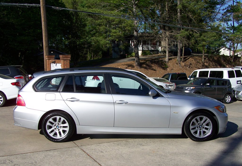 Used 2007 BMW 328xi Wagon AWD/4WD image 5