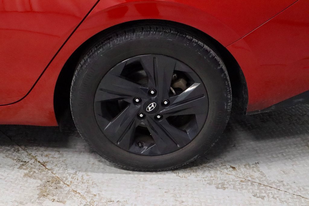 Used 2021 Hyundai Elantra SEL image 18