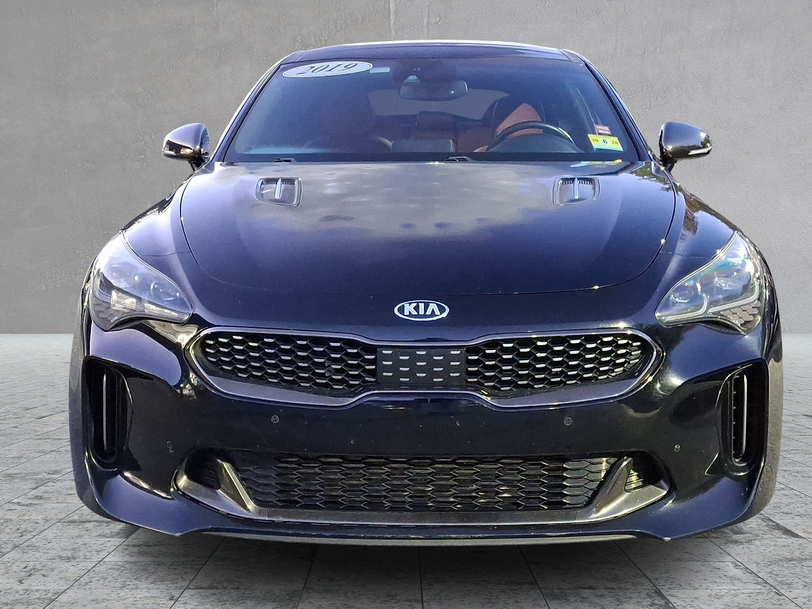 Used 2019 Kia Stinger GT1 RWD image 2
